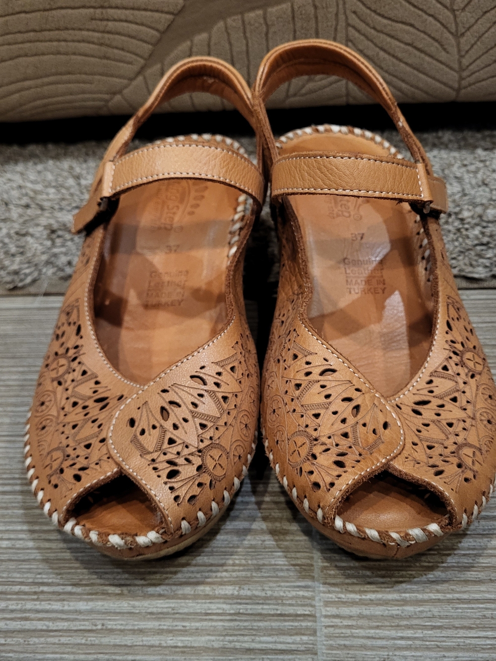 Spring Step Women's Tan Leather Cutout Peep-Toe Slingback Sandals